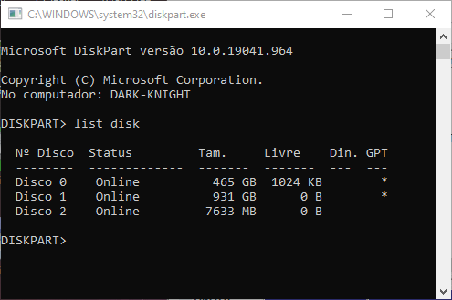  Janela do CMD com uma lista dos dispositivos de armazenamento conectados na máquina.